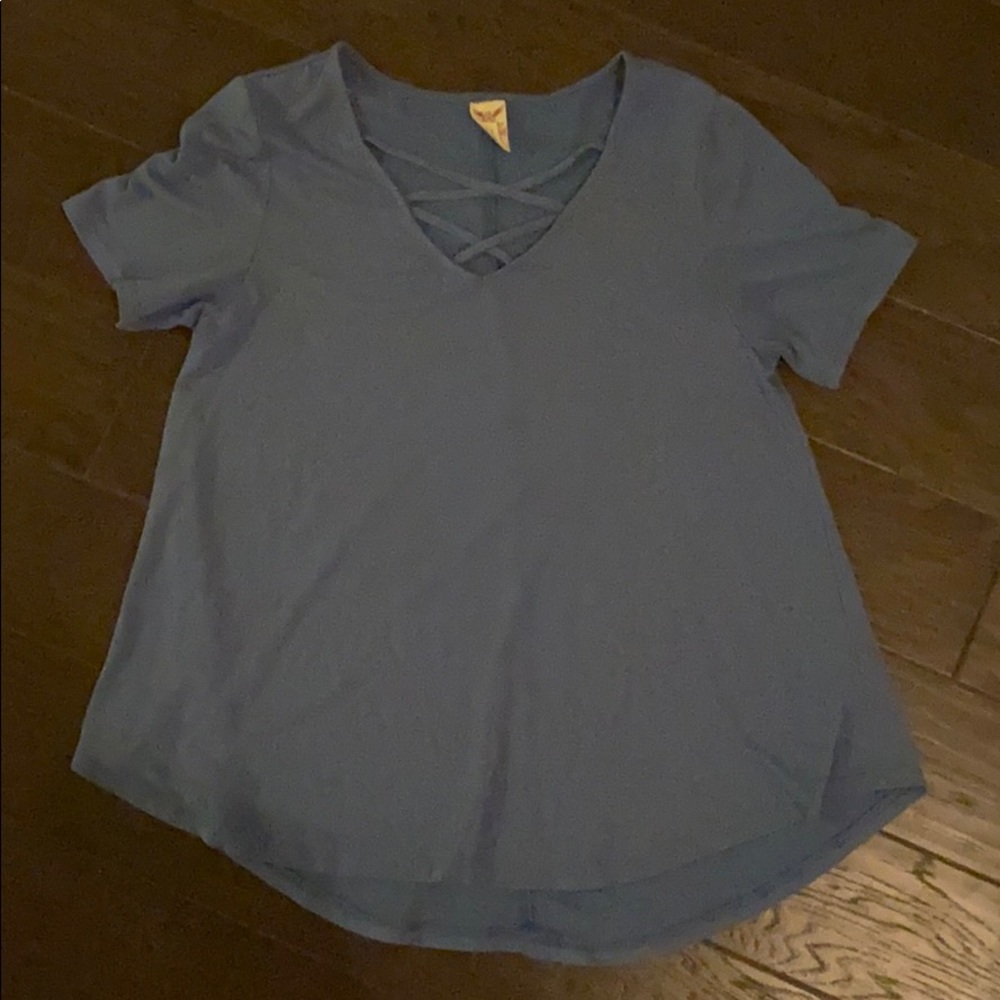 criss cross v neck top :)